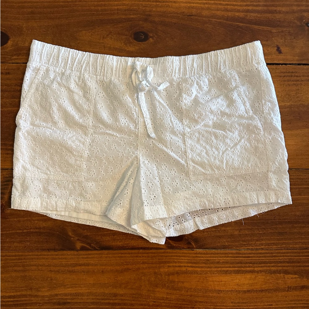 NWOT Loft Outlet Eyelet White Shorts - size XL